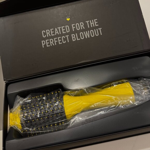 NEW Drybar The Double Shot Blow-Dryer Brush - NIB Retail $155 UPC 819204014870 - Picture 3 of 8